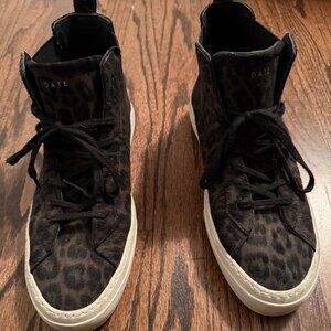 Super cool D.A.T.E. leopard high top sneakers